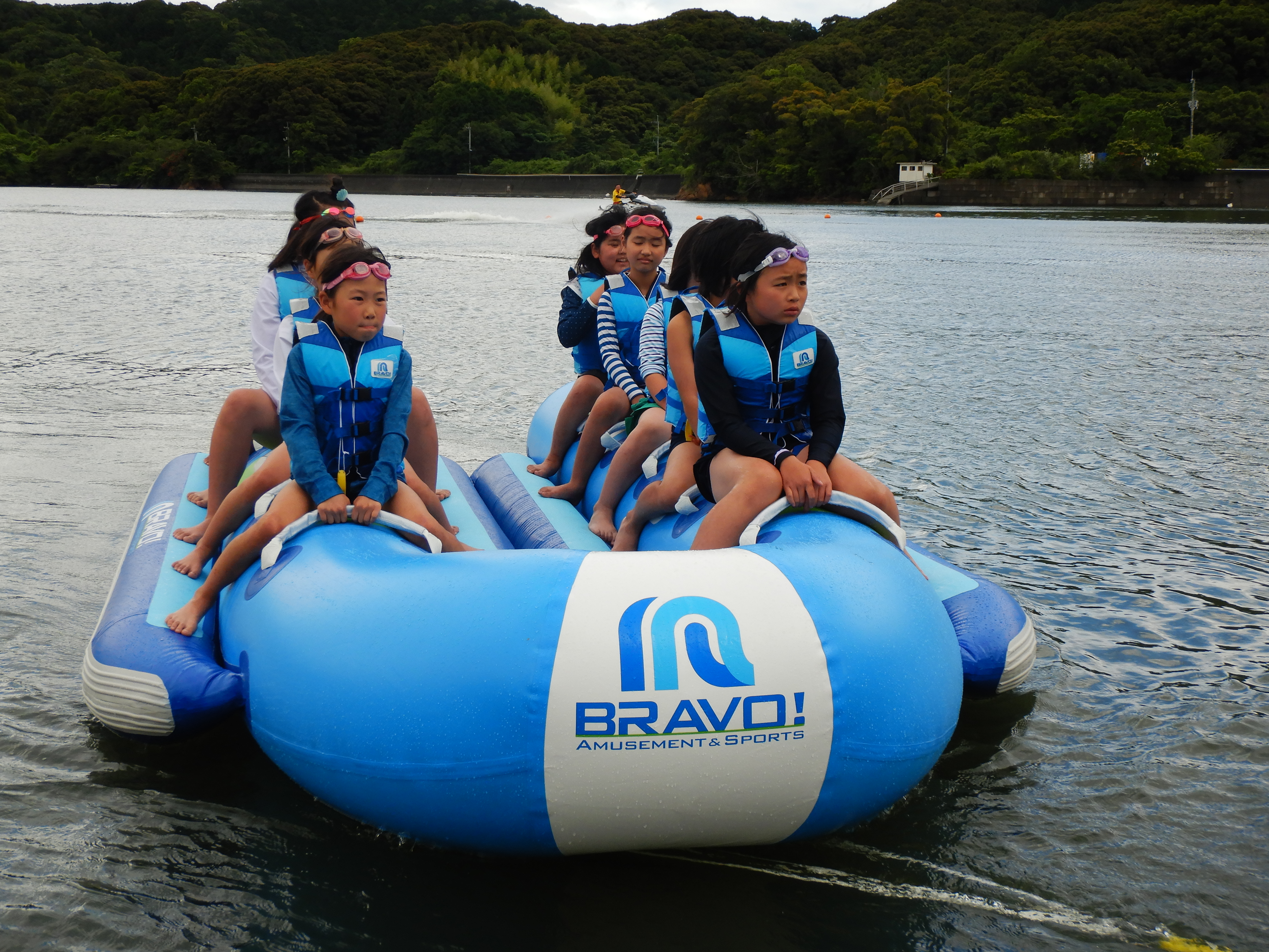 バナナボート - 【公式】海洋スポーツならコモドウラノウチ